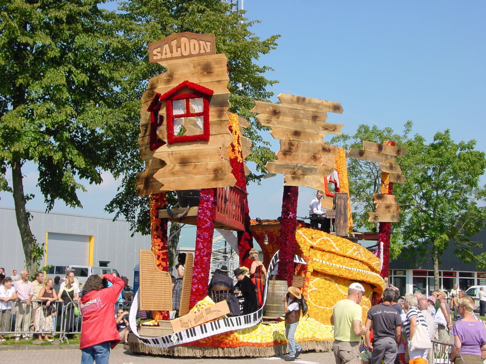 Don’t shoot me I am only the piano player